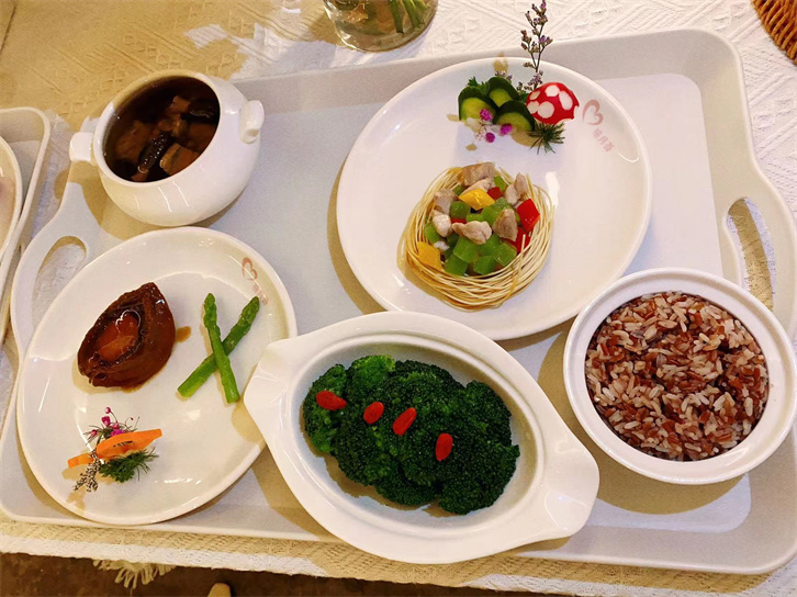 孕早期營養(yǎng)餐食譜大全，照著吃長胎不長肉